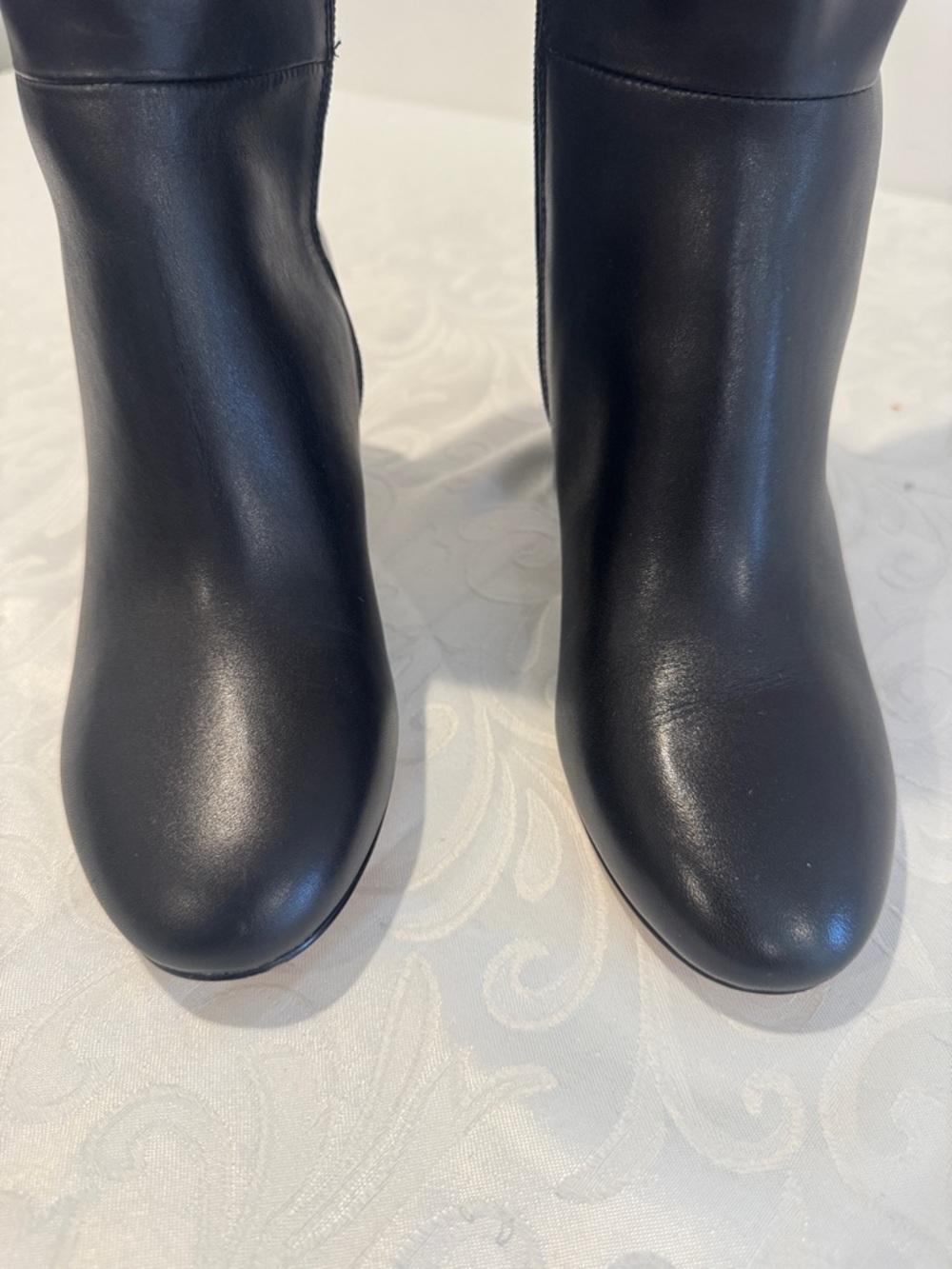 NWOT Stuart Weitzman ‘Celina’ Zip Boot. Ladies 7. - Picture 4 of 13